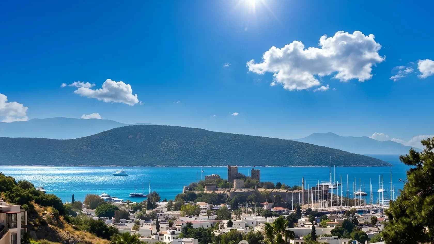 Türkkuyusu'nda Kale ve Marina Manzaralı Villa, Türkkuyusu, Bodrum — Fotoğraf 1